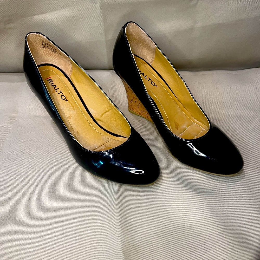 Rialto Black Wedges GUC